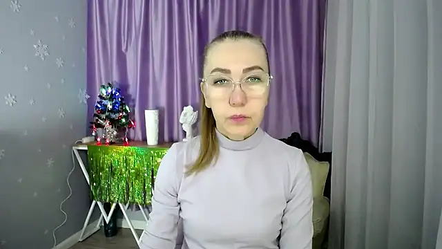Snapshot of queen_a_n_i chatting on December 9, 2024, 6:01 am queen a n i online show from December 9, 2024, 6:01 am