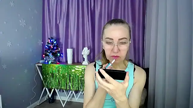 Snapshot of queen_a_n_i chatting on December 12, 2024, 8:25 am queen a n i online show from December 12, 2024, 8:25 am