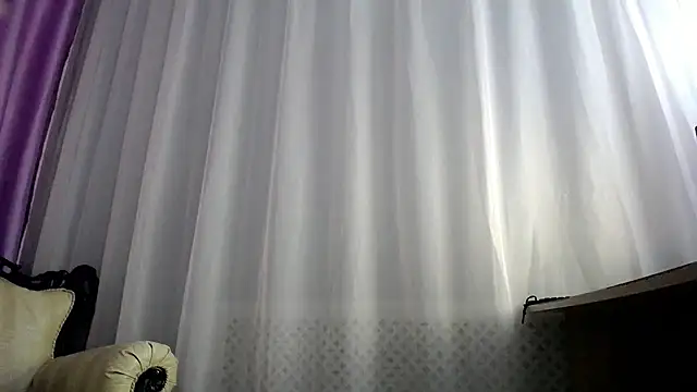 Snapshot of queen_a_n_i chatting on December 25, 2024, 2:23 pm queen a n i online show from December 25, 2024, 2:23 pm