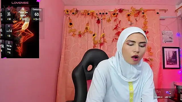 Snapshot of DarshaKhemu chatting on December 11, 2024, 12:33 am DarshaKhemu online show from December 11, 2024, 12:33 am