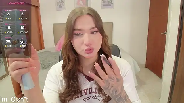 Snapshot of Miley_Baker chatting on February 21, 2025, 1:11 pm Miley Baker online show from February 21, 2025, 1:11 pm