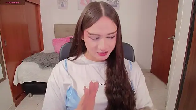 Snapshot of Miley_Baker chatting on September 9, 2025, 1:43 pm Miley Baker online show from September 9, 2025, 1:43 pm