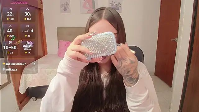 Snapshot of Miley_Baker chatting on September 29, 2025, 2:11 pm Miley Baker online show from September 29, 2025, 2:11 pm