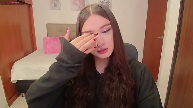 Snapshot of Miley_Baker chatting on October 21, 2025, 2:18 pm Miley Baker online show from October 21, 2025, 2:18 pm