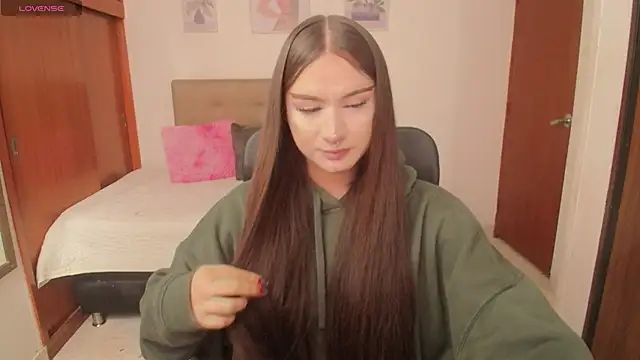 Snapshot of Miley_Baker chatting on October 24, 2025, 4:03 pm Miley Baker online show from October 24, 2025, 4:03 pm