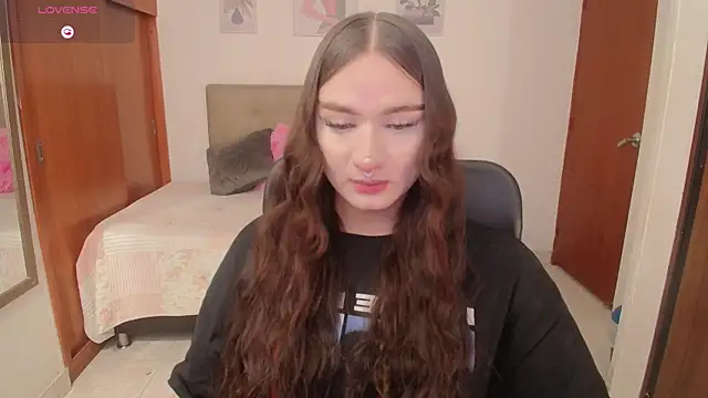 Snapshot of Miley_Baker chatting on November 19, 2025, 1:55 pm Miley Baker online show from November 19, 2025, 1:55 pm