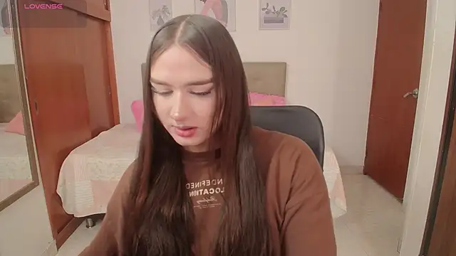 Snapshot of Miley_Baker chatting on November 27, 2025, 2:41 pm Miley Baker online show from November 27, 2025, 2:41 pm