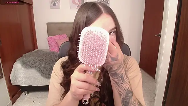 Snapshot of Miley_Baker chatting on December 4, 2025, 2:48 pm Miley Baker online show from December 4, 2025, 2:48 pm