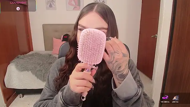 Snapshot of Miley_Baker chatting on December 5, 2025, 2:47 pm Miley Baker online show from December 5, 2025, 2:47 pm