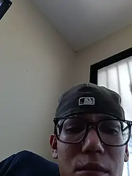 Yanwoods420 online show from May 25, 2026, 9:10 pm