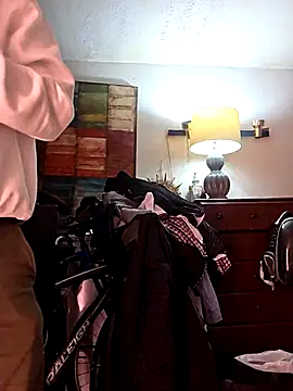 Torresmor online show from December 4, 2025, 4:44 am