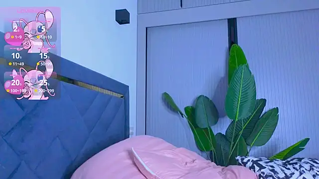 Mia Tin online show from September 27, 2025, 3:39 pm