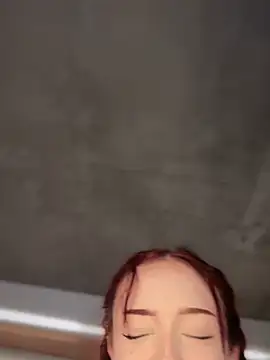 Snapshot of roxxxyrose chatting on February 25, 2025, 10:50 pm roxxxyrose online show from February 25, 2025, 10:50 pm