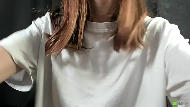 Courtney Luv online show from November 25, 2025, 2:06 pm