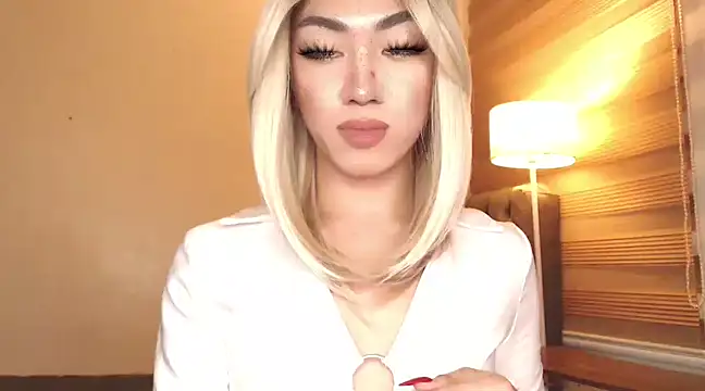 Snapshot of Local_Hoelyx chatting on February 24, 2025, 7:33 am Local Hoelyx online show from February 24, 2025, 7:33 am