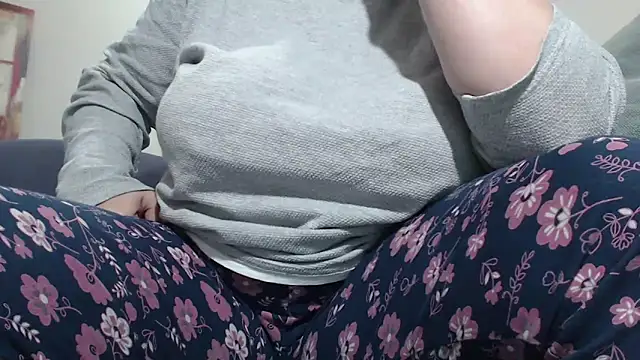 Snapshot of Miss_Lisss chatting on January 15, 2025, 4:57 am Miss Lisss online show from January 15, 2025, 4:57 am