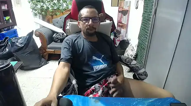 Snapshot of alexam_gal@xh chatting on February 17, 2025, 9:41 pm alexam galxh online show from February 17, 2025, 9:41 pm