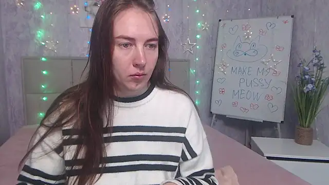 Snapshot of KaleyReed chatting on October 1, 2025, 5:46 am KaleyReed online show from October 1, 2025, 5:46 am