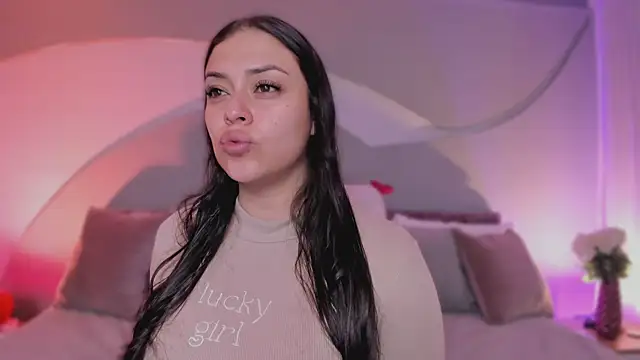 Nicolle W online show from March 5, 2026, 11:39 am