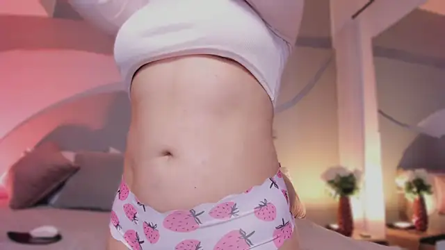 Nicolle W online show from March 6, 2026, 11:39 am