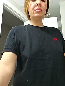 RebeccaXO  online show from March 11, 2025, 1:05 am