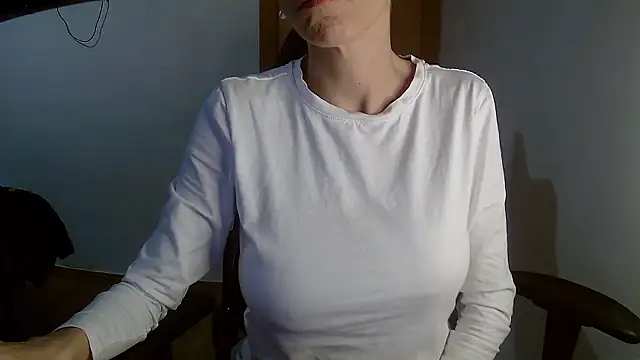 Vampirosa online show from January 12, 2026, 1:38 pm