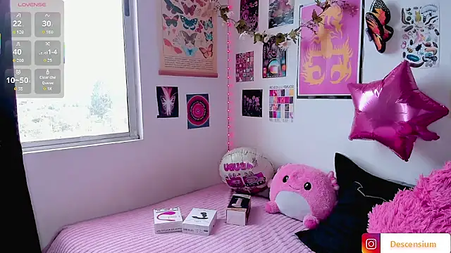 johnnyalx online show from November 13, 2025, 7:46 pm