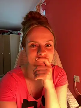 SophiaSweet  online show from March 15, 2026, 8:31 am