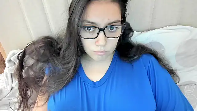 Snapshot of roniewester chatting on March 5, 2026, 4:14 pm roniewester online show from March 5, 2026, 4:14 pm