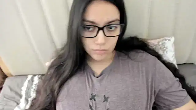 Snapshot of roniewester chatting on March 11, 2026, 2:56 pm roniewester online show from March 11, 2026, 2:56 pm