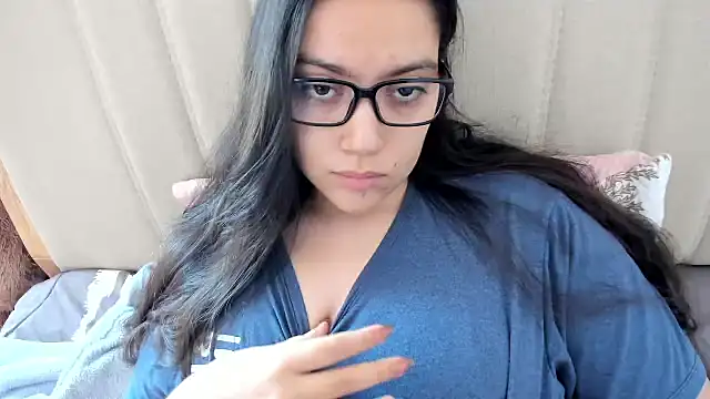 Snapshot of roniewester chatting on March 13, 2026, 2:12 pm roniewester online show from March 13, 2026, 2:12 pm