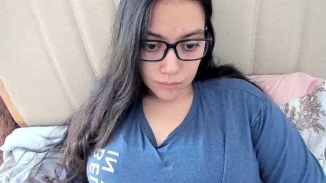 Snapshot of roniewester chatting on March 14, 2026, 2:33 pm roniewester online show from March 14, 2026, 2:33 pm