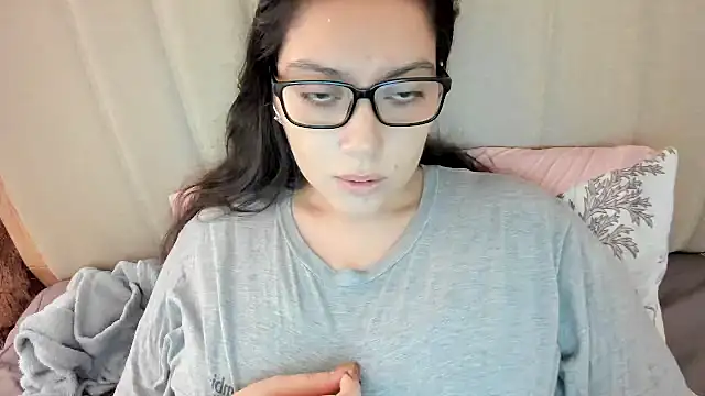 Snapshot of roniewester chatting on March 17, 2026, 2:31 pm roniewester online show from March 17, 2026, 2:31 pm