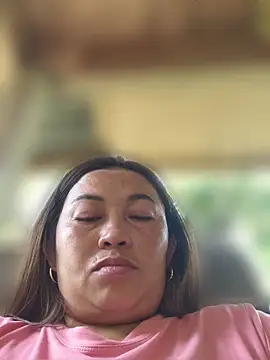 LalaiAsian online show from April 12, 2026, 3:22 am