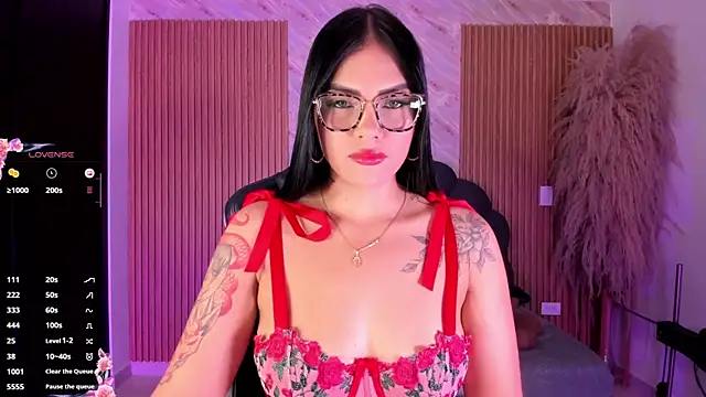 Snapshot of karol_green_ chatting on December 1, 2025, 2:33 pm karol green online show from December 1, 2025, 2:33 pm