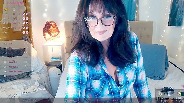 Snapshot of ChantillyBonbon chatting on February 12, 2025, 9:22 pm ChantillyBonbon online show from February 12, 2025, 9:22 pm