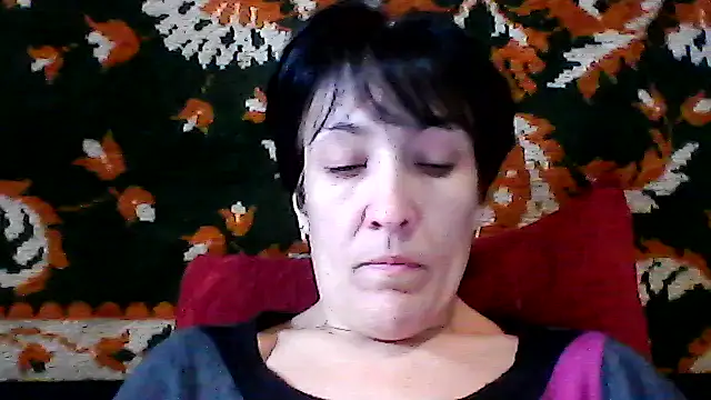 SunnyAmorre online show from October 15, 2025, 9:09 am