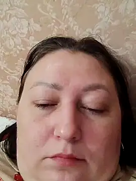 Rini333 online show from November 18, 2025, 2:28 am