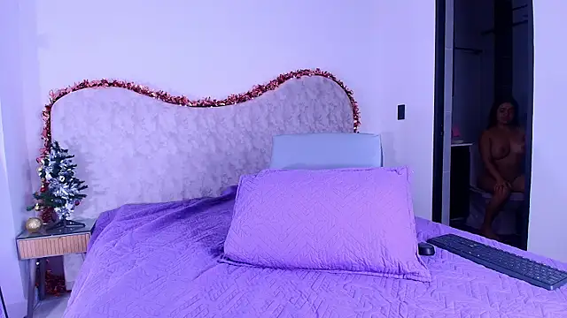 shelsyloreds online show from December 17, 2025, 12:00 pm