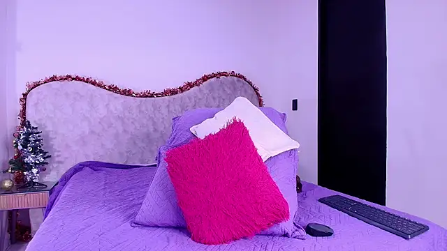 shelsyloreds online show from December 19, 2025, 12:01 pm