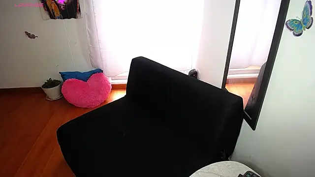 sexylatina001 online show from October 23, 2025, 2:49 pm