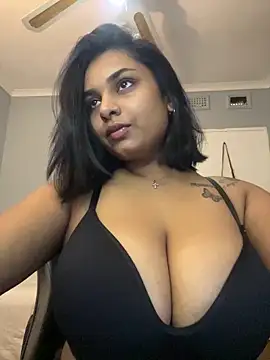 Snapshot of layla_amin chatting on April 12, 2026, 5:40 pm layla amin online show from April 12, 2026, 5:40 pm