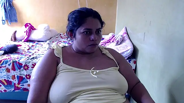 Snapshot of yulieth_bbw chatting on October 20, 2025, 6:41 pm yulieth bbw online show from October 20, 2025, 6:41 pm