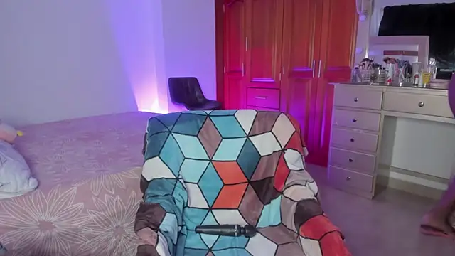 Snapshot of emma_rules99 chatting on September 17, 2025, 5:36 pm emma rules99 online show from September 17, 2025, 5:36 pm