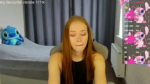 Hot Mia  online show from March 21, 2025, 11:44 am