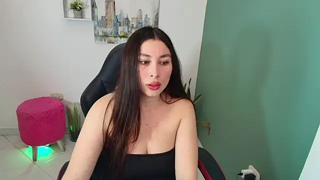 bella 99  online show from September 20, 2025, 1:12 pm