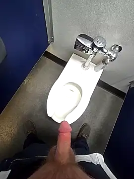 Snapshot of WhiteMeat069 chatting on December 22, 2024, 7:11 am WhiteMeat069 online show from December 22, 2024, 7:11 am