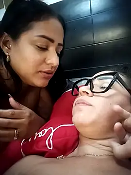 Snapshot of ashley69_brown chatting on November 7, 2025, 2:22 am ashley69 brown online show from November 7, 2025, 2:22 am