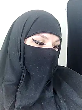Snapshot of evelyn__salah chatting on October 21, 2025, 10:10 pm evelyn salah online show from October 21, 2025, 10:10 pm