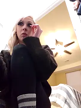 AmethystFoxx online show from December 4, 2025, 10:40 pm